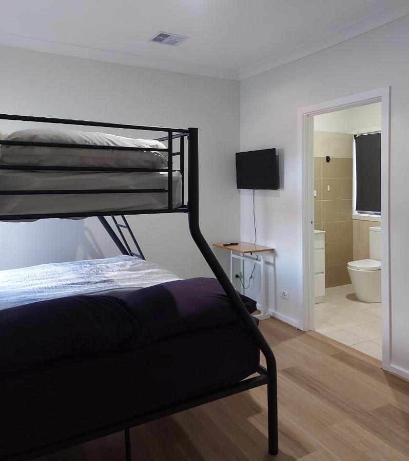 Maruve Guesthouse 12 Min From Melb Airport Melbourne Exterior photo